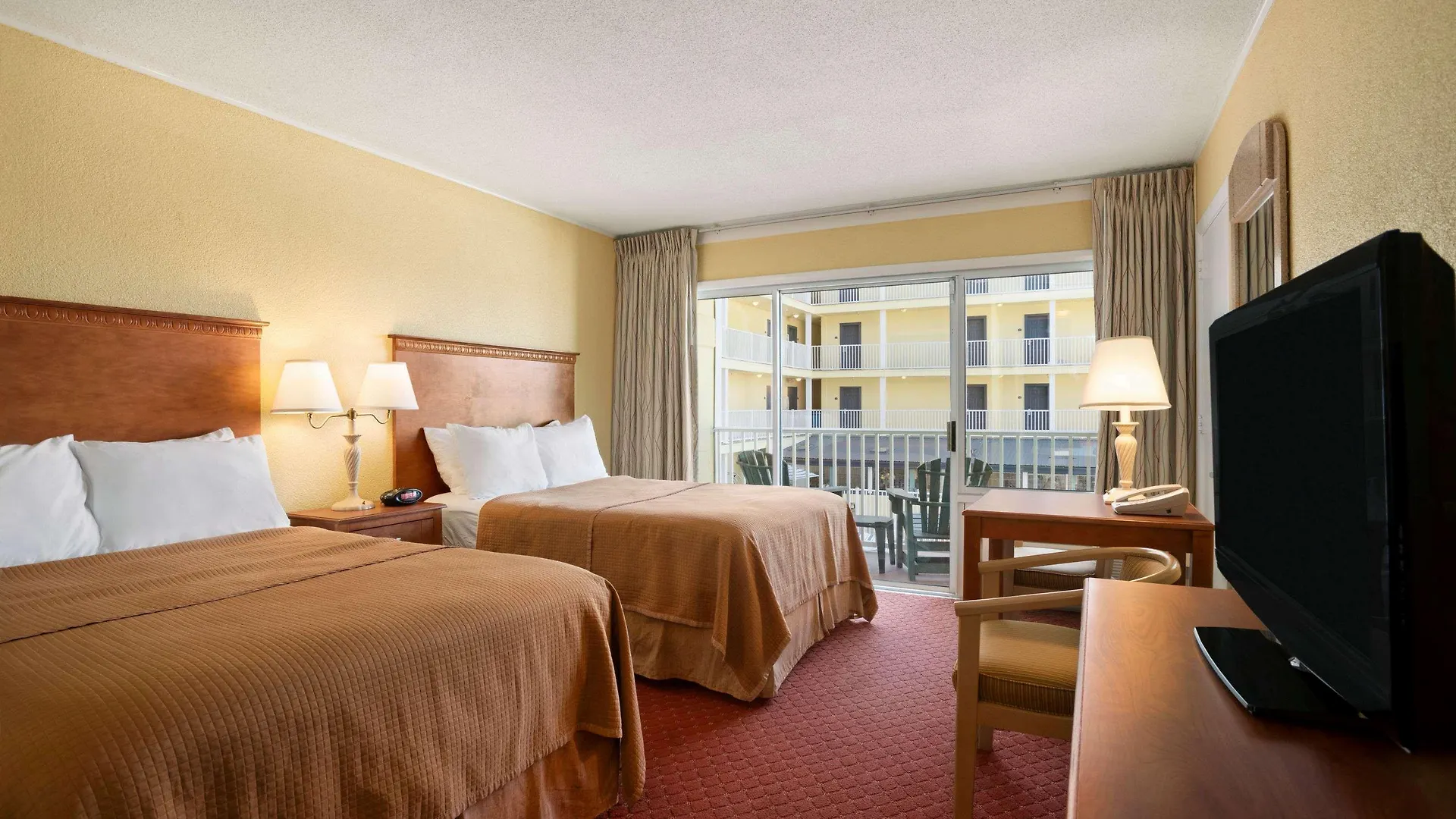Howard Johnson By Wyndham Ocean City Oceanfront Hotel