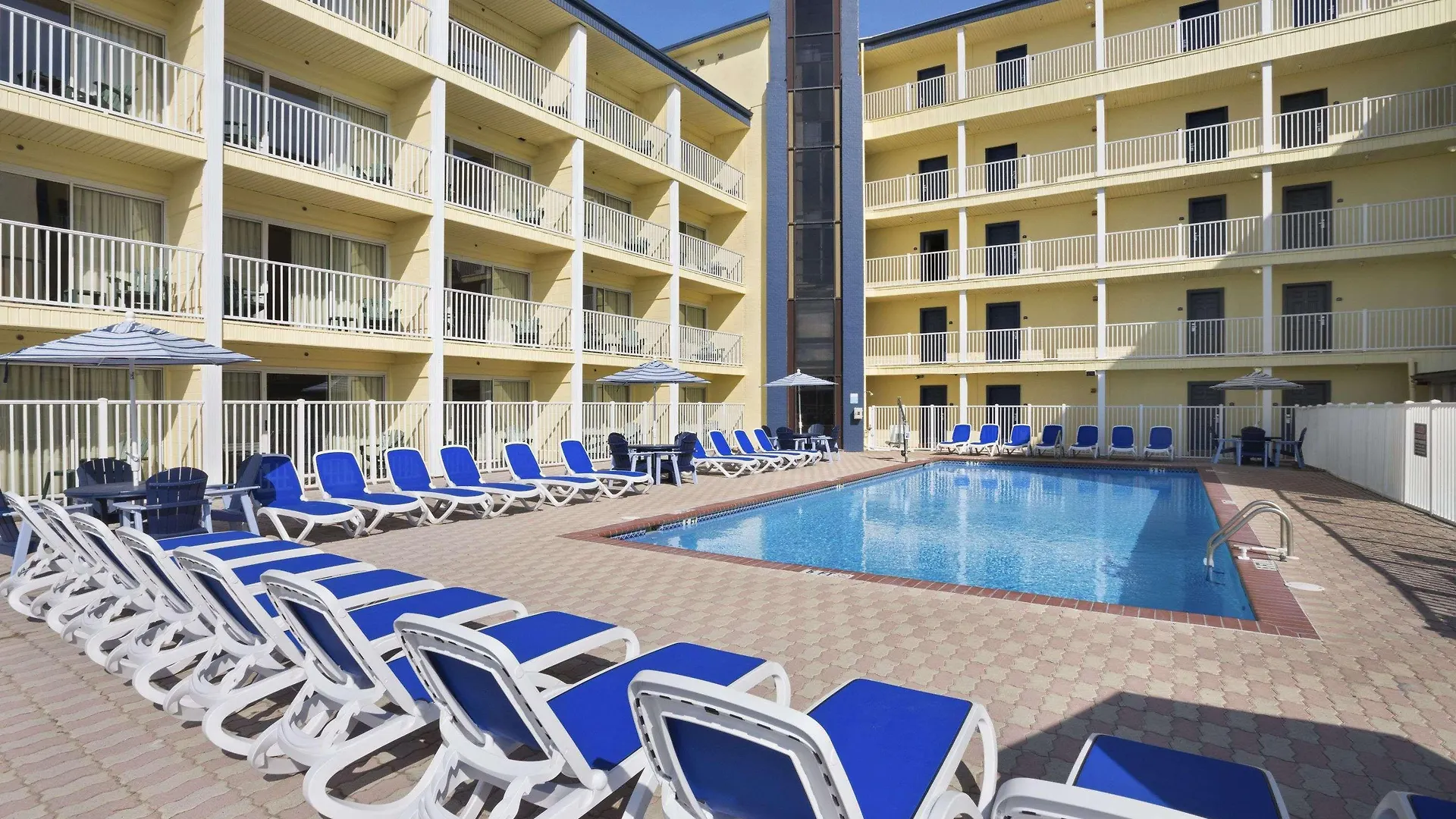 Howard Johnson By Wyndham Ocean City Oceanfront Hotel
