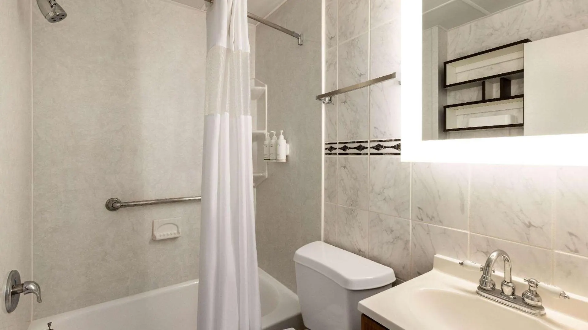 ** Hotel Howard Johnson By Wyndham Ocean City Oceanfront USA