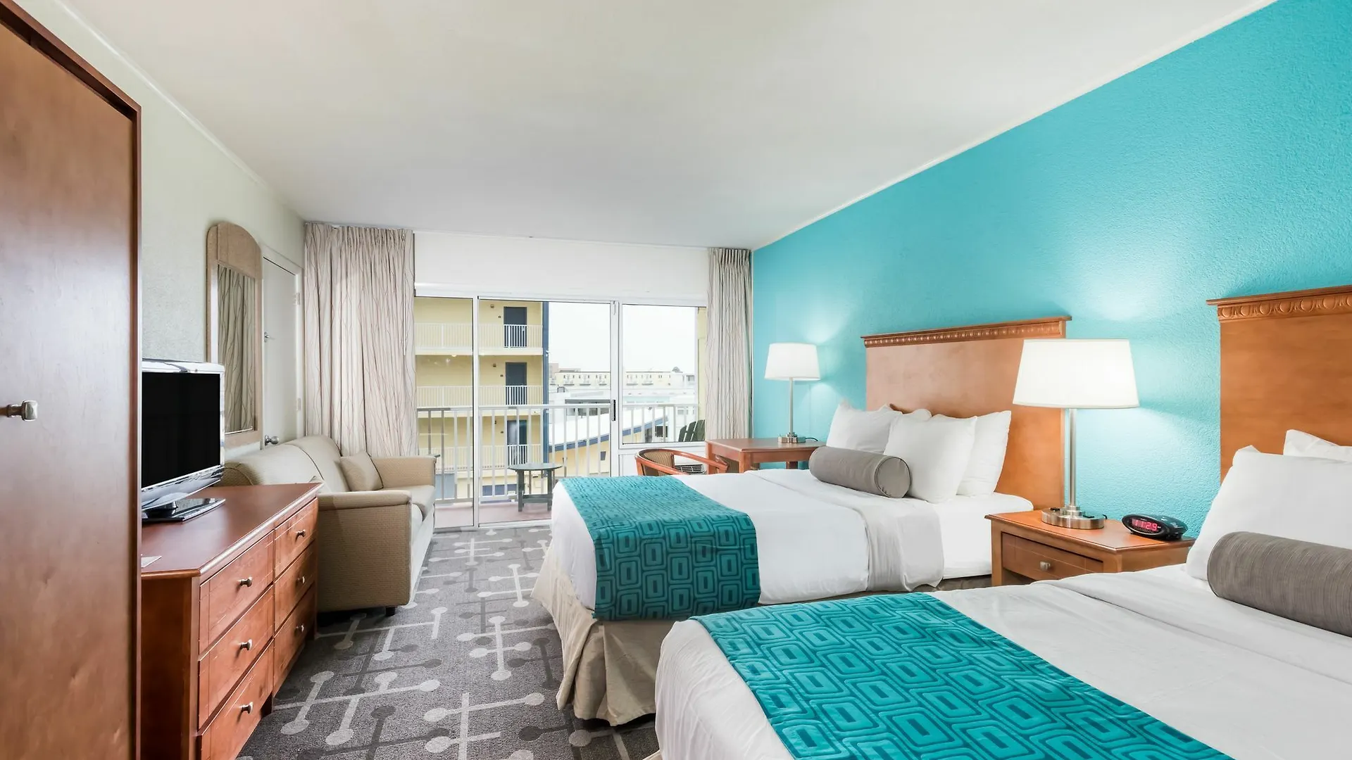 Howard Johnson By Wyndham Ocean City Oceanfront Hotel